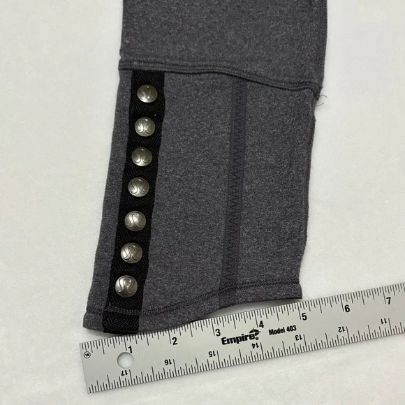 lululemon Snap Me Up Crop Side Button Athletic Leggings Size 4 Rare EUC - Picture 10 of 14